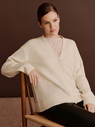 Coco cashmere long sleeve v neck in ivory