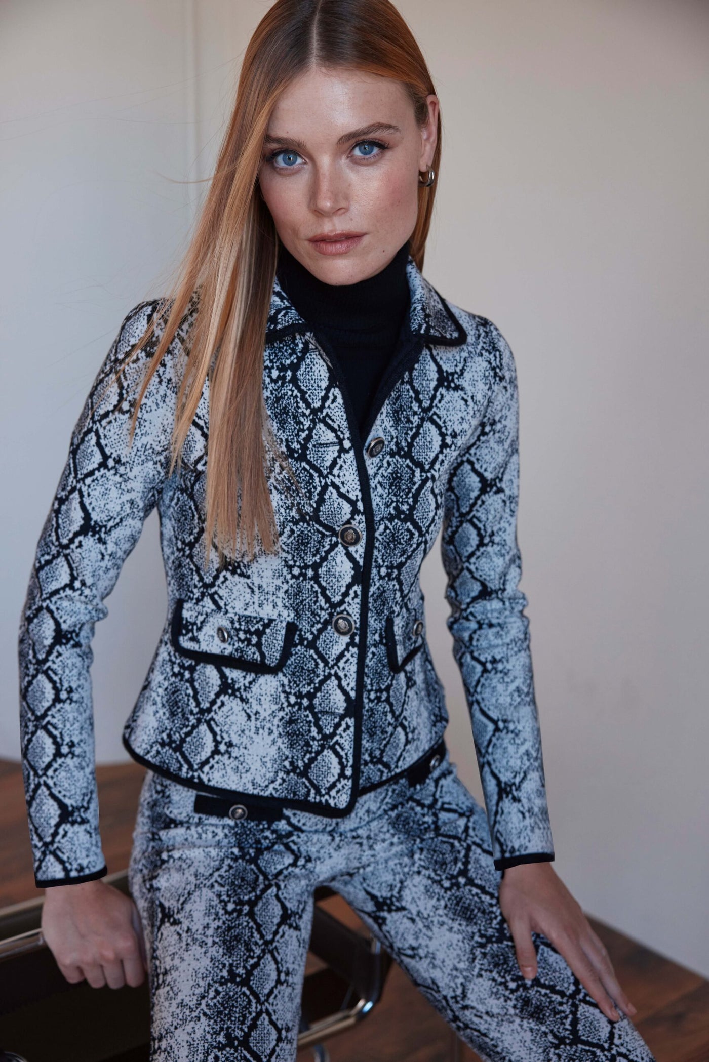 Arggido snake print suit