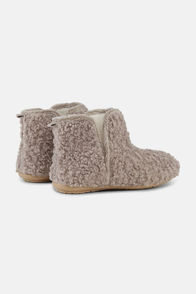 Cosy ankle boot in atmosphere wheat