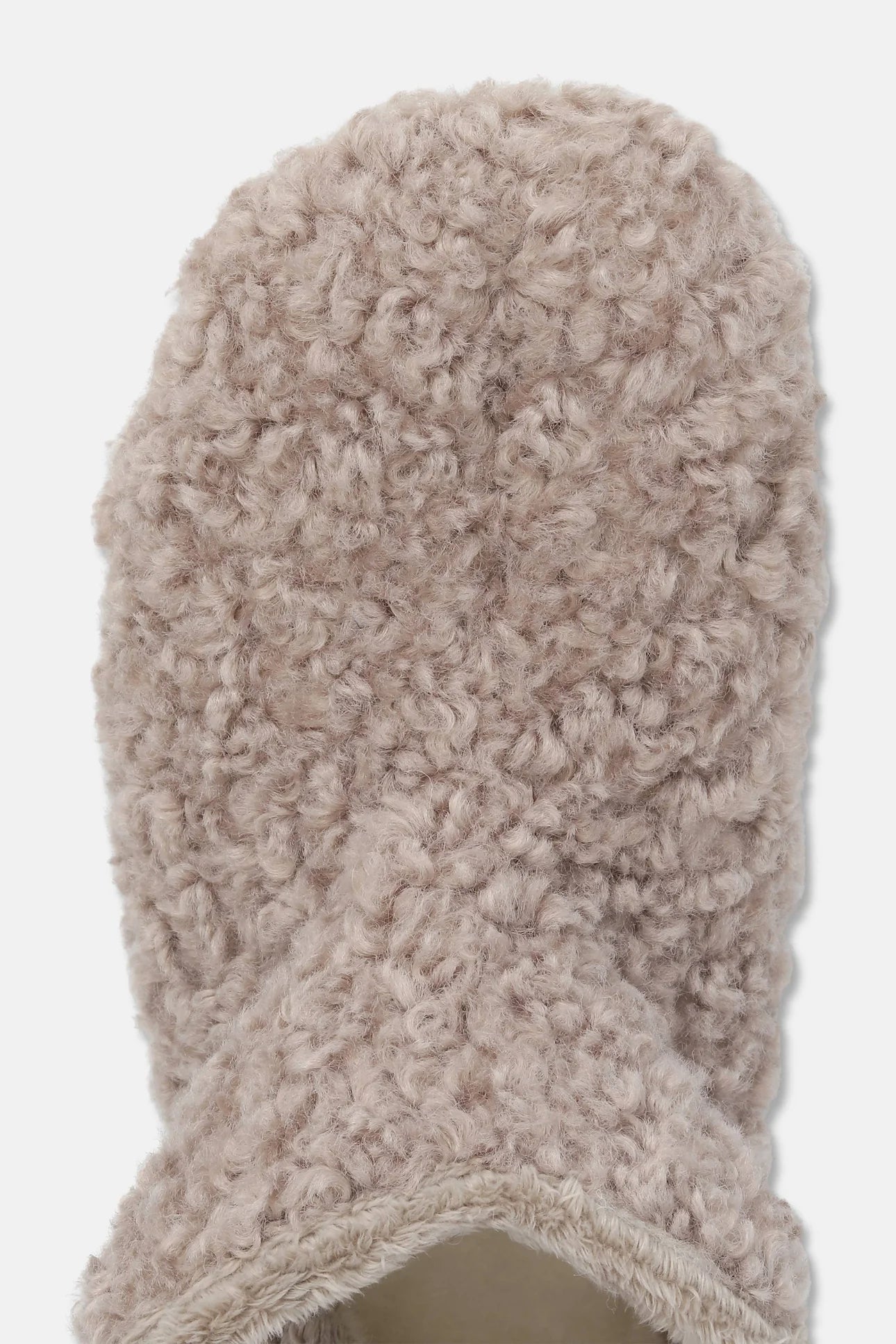 Cosy ankle boot in atmosphere wheat