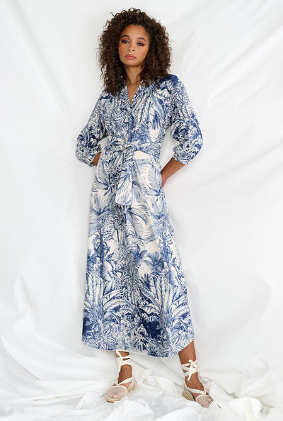 Maxi dress in blue and white tropical print