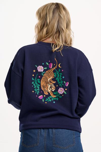 Eadie relalxed sweatshirt in midnight magic tiger