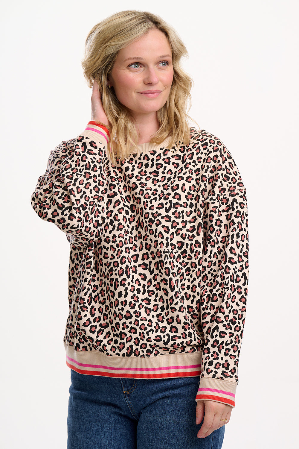 Eadie relalxed sweatshirt in stone leopard print