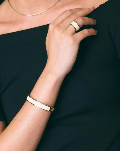 Frame Enamel ring gold off white