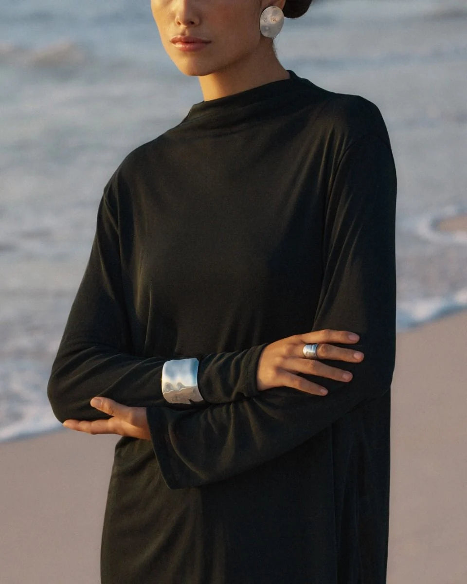 Flowy bangle