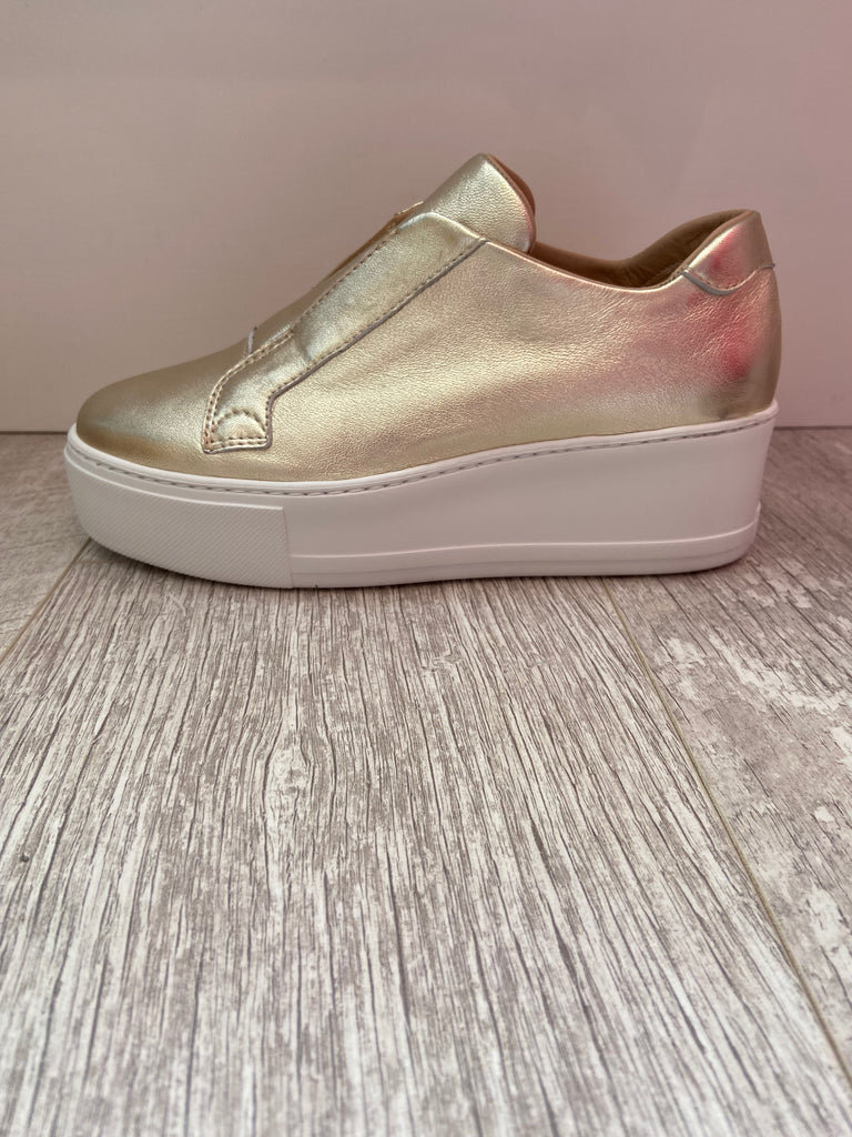 Slip on trainers in gold ODYL design