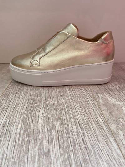 Slip on trainers in gold ODYL design