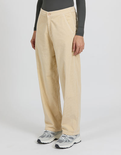 Baltimore velvet cords in milkshake